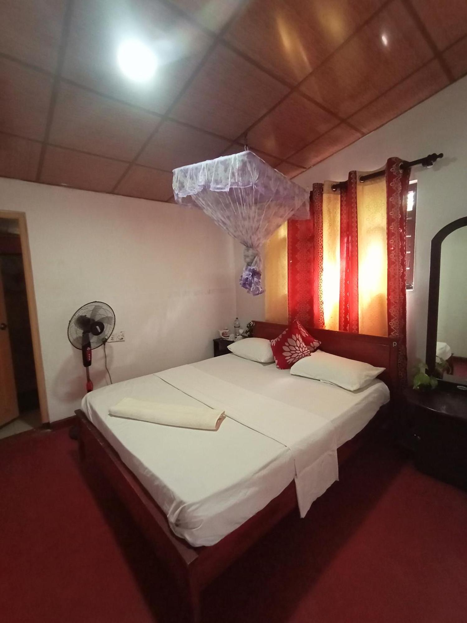 Near The Canal Homstay Sigiriya Exterior photo